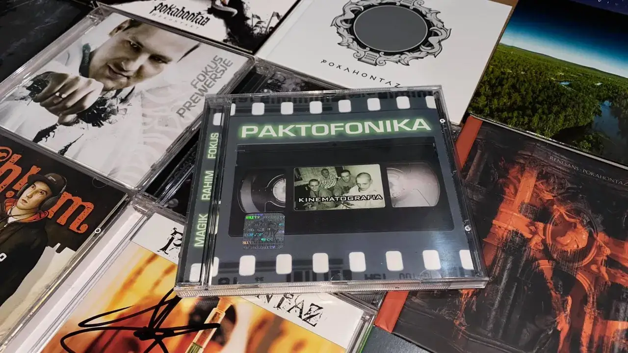 Kolekcja płyt CD, w tym